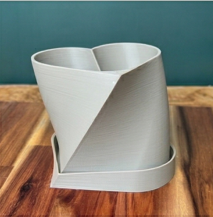 HeartForm Twist Planter